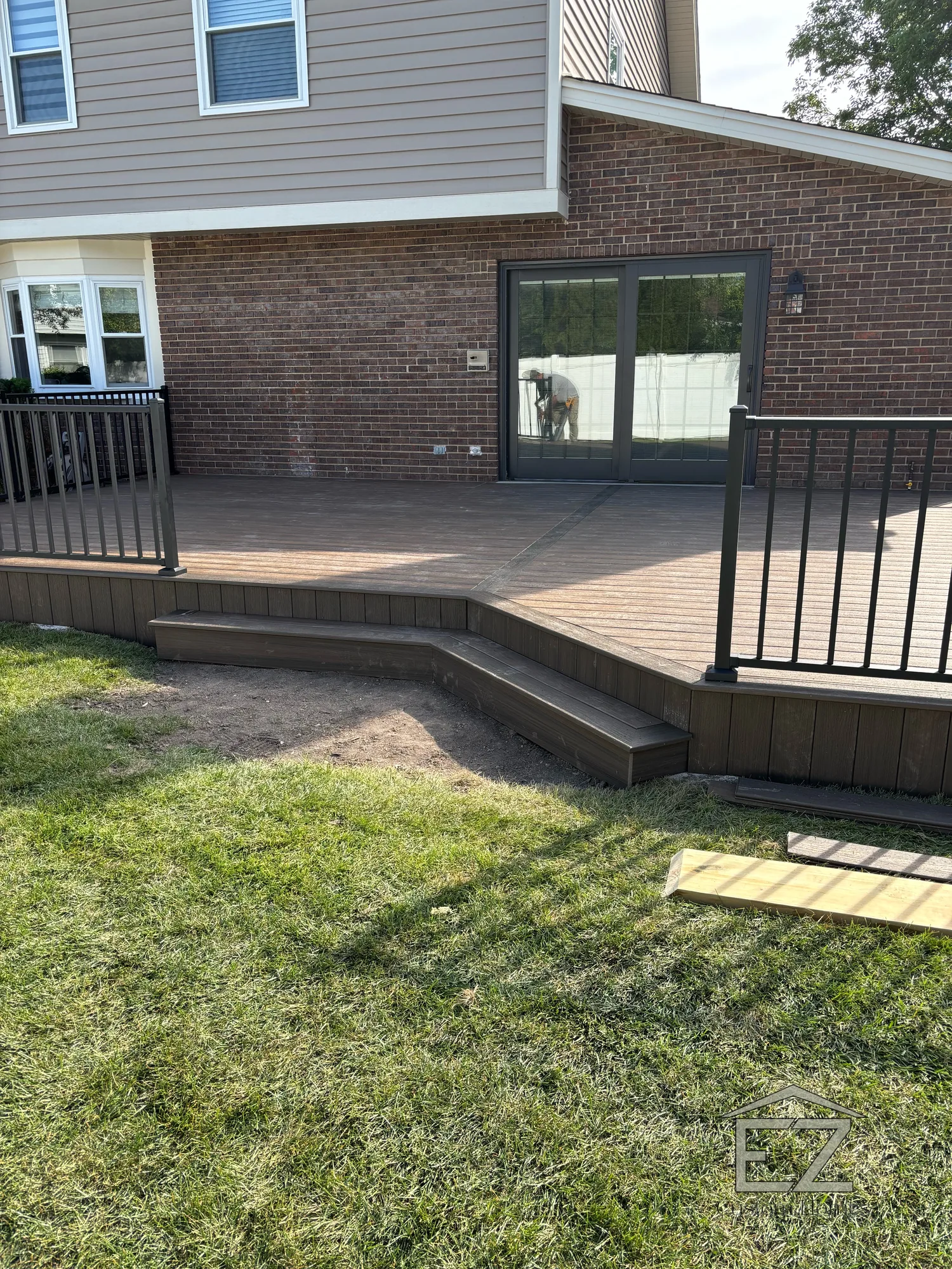 Composite deck built by EZ Custom Homes in New Lenox, IL