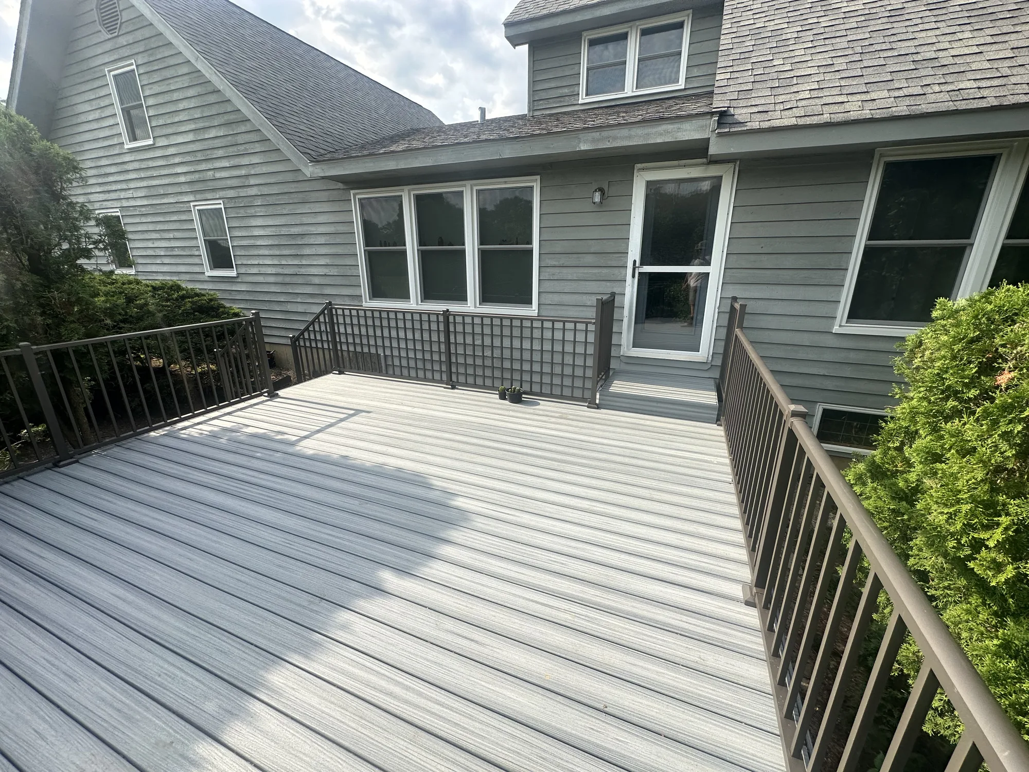 Composite deck built by EZ Custom Homes in New Lenox, IL